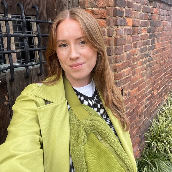 Meet your Posher, Rhee - Picture 1 of 4